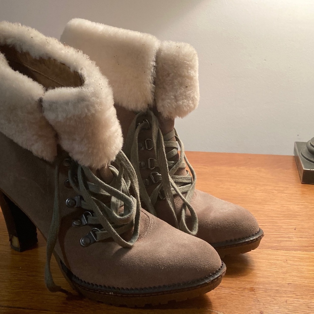 VIA SPIGA LEYA Suede Lace Up Booties w/shearling